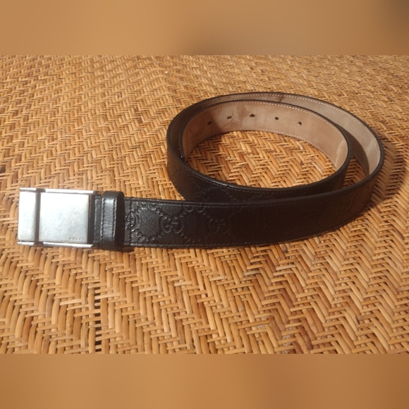 Gucci Signature Embossed Monogram Black Leather Belt - Picture 3 of 17